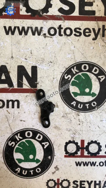 5K6827435A Volkswagen Golf 6 bagaj kapağı sol amortisör yuvası