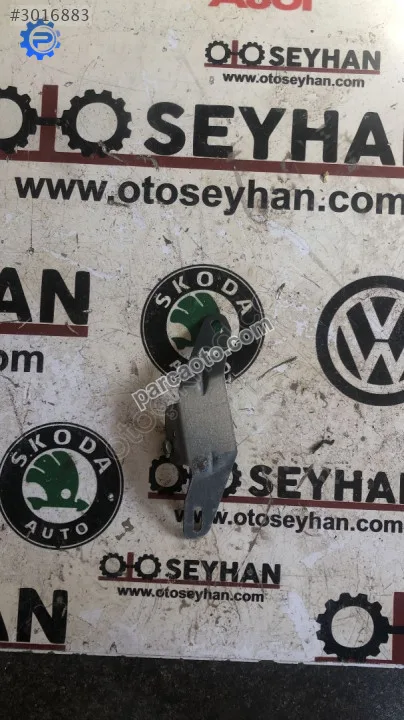 1K6972321 Volkswagen Golf 6 arka darbe sensörü bağlantı braketi