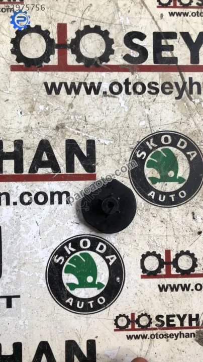 13217320 Opel Corsa D pedal altı halısı vidası