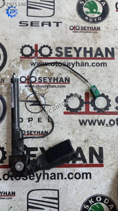 615375501C Opel Corsa D sağ ön koltuk emniyet kemeri tokası