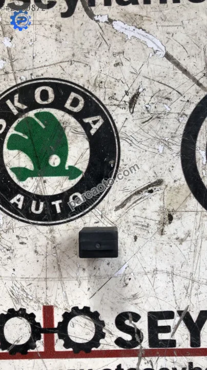 13266316 Opel Corsa D 1.3 dizel 4 ayaklı siyah role