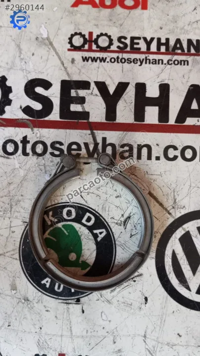 04L131455A Passat b8 dcx egzoz katalizör ara kelepçesi büyük