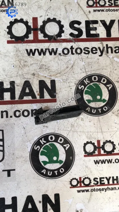 Opel Corsa D ön sağ koltuk tesisat tutucu Opel Corsa D ön sağ koltuk tesisat tutucu