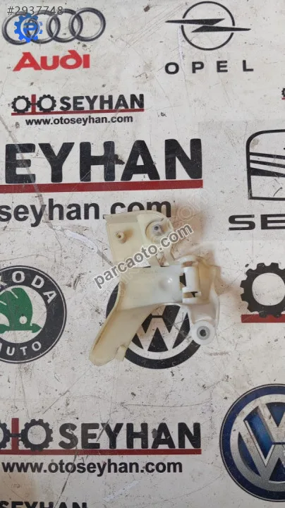 3C5880616B Passat B7 Far Ayağı Sağ