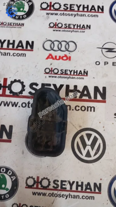 3C0501476A Volkswagen Passat B7 Arka dingil sağ bağlantı ayağı