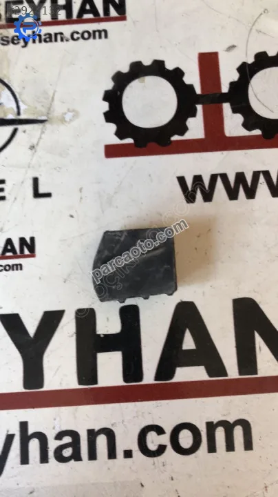 6R0880417 Volkswagen Polo 2017 1.2 tsı arka koltuk dayanma takozu