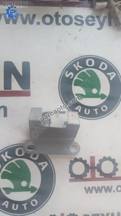 Toyota Yaris 2015 ön sol podye beyin tutucu braketi