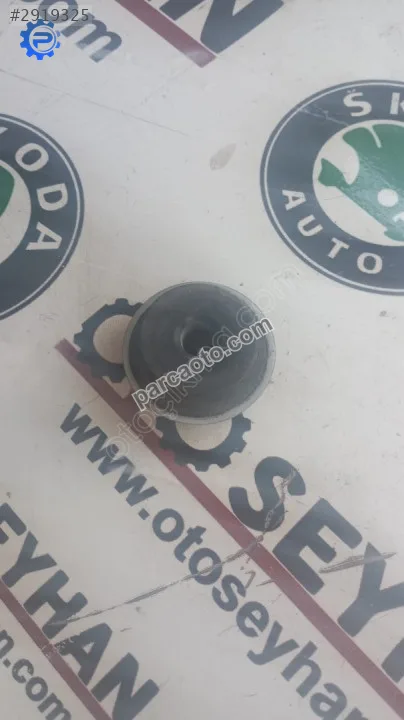 48755-0D070 Toyota Yaris 2015 arka amortisör üst pulu