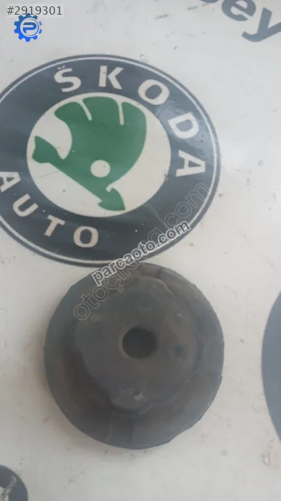 48752-0D010 Toyota Yaris 2015 arka amortisör üst lastiği