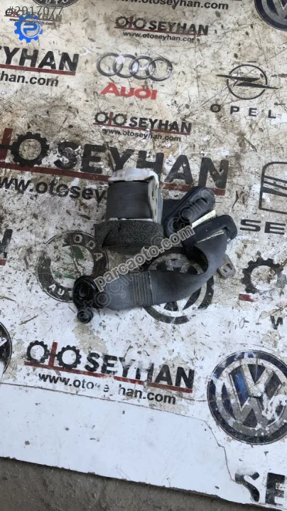 H073818 Toyota Yarıs 2015 arka sağ emniyet kemeri