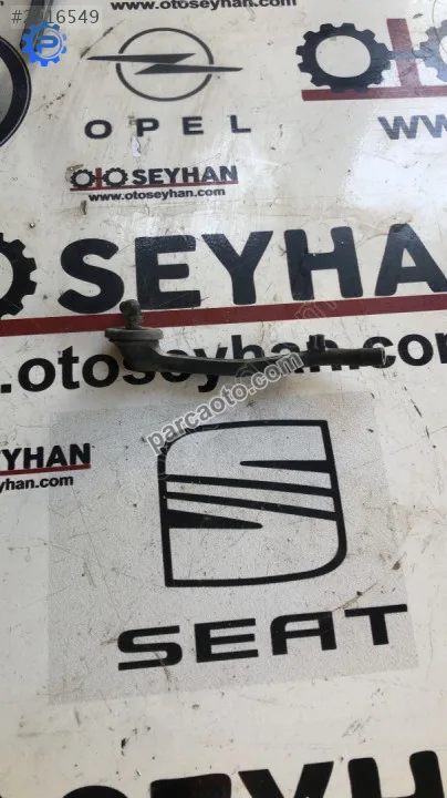 Toyota Yarıs 2015 arka bagaj fıskiye memesi bağlantısı