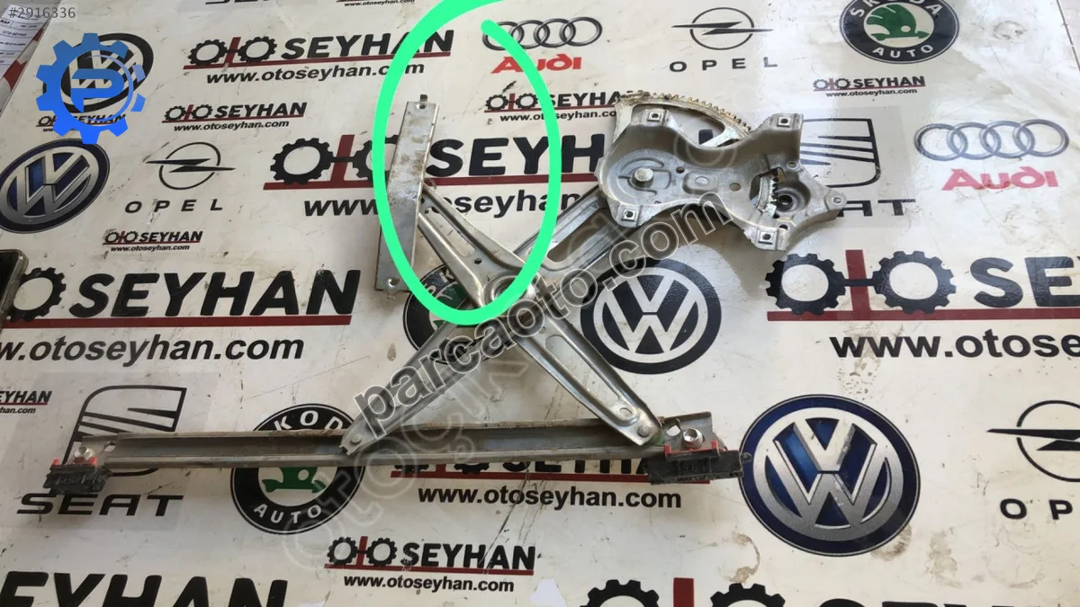 Toyota Yarıs 2015 ön sağ kapı cam krikosu
