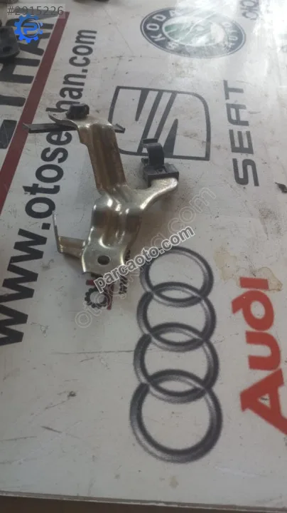 Toyota Yaris 2015 tesisat tutucu braket