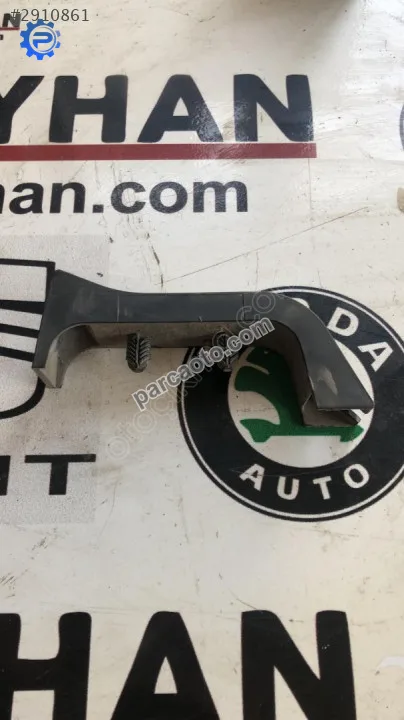 5Q0615131 Seat Leon 2015 arka dingil üst tesisat yuvası