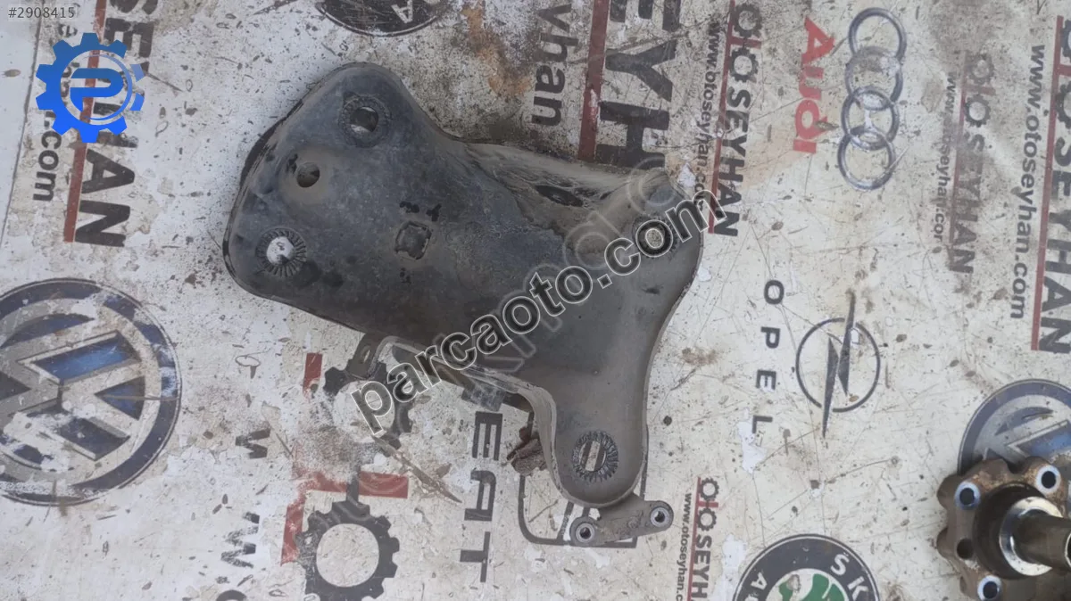 5Q0501475 Seat Leon 2015 arka dingil bağlantı ayağı