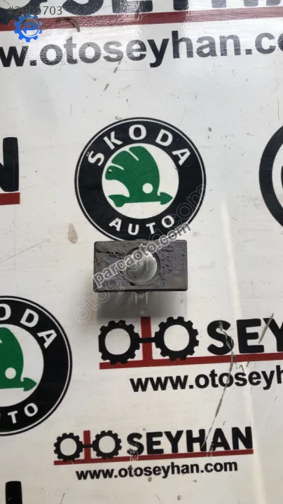 5F0919486 Seat Leon 2015 arka tampon park sensörü tutucu
