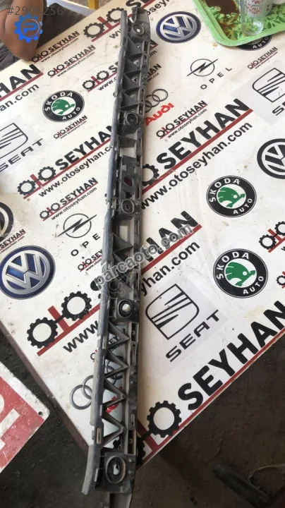 5F0807863 Seat Leon 2015 arka tampon bağlantı ayağı