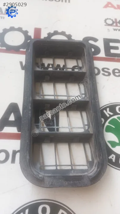 7N0819465E Seat Leon 2015 arka bagaj hava ızgarası