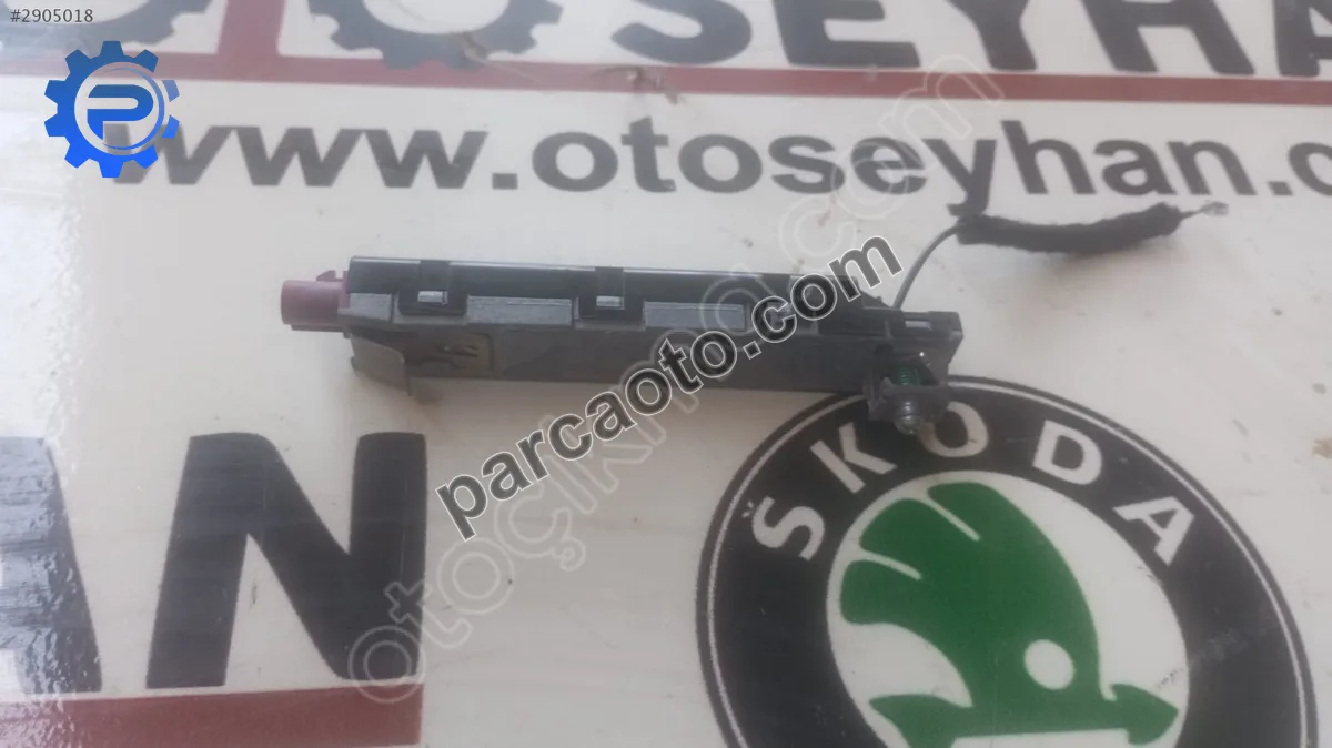 5F4035225A Seat Leon 2015 bagaj anten güçlendirici