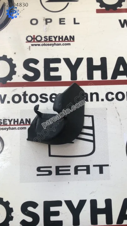 Toyota Yarıs 2015 koltuk ray kapağı