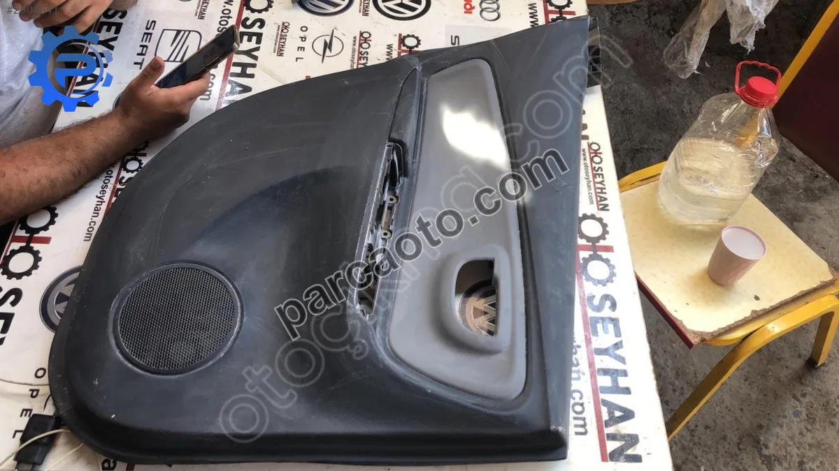 67613-0D560 Toyota Yarıs 2015 sol arka kapı döşemesi