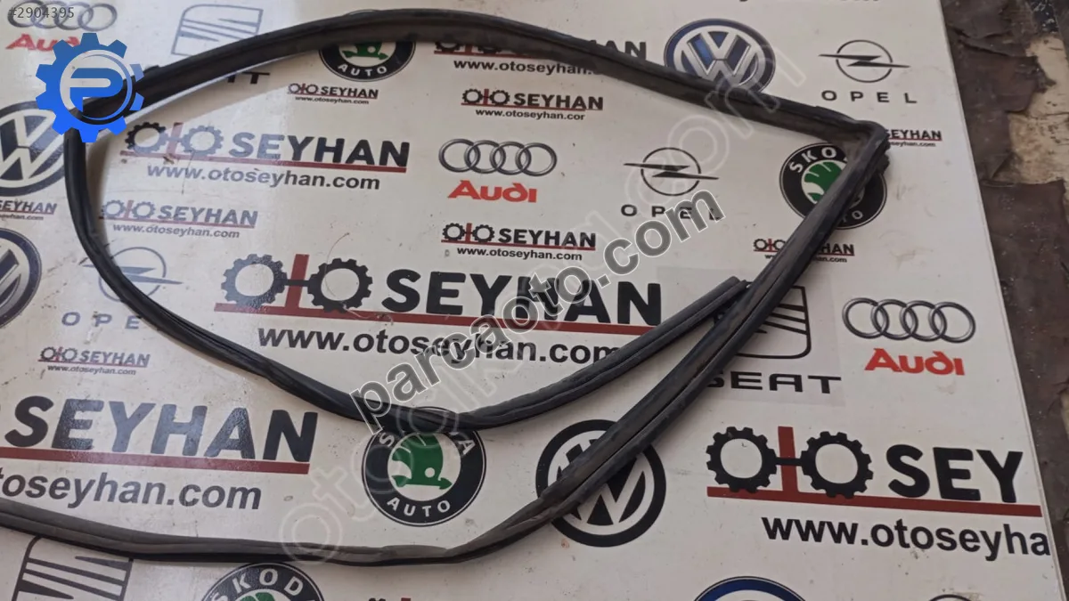 68151-0D240 Toyota Yaris 2015 sol ön kapı cam çerçeve fitil