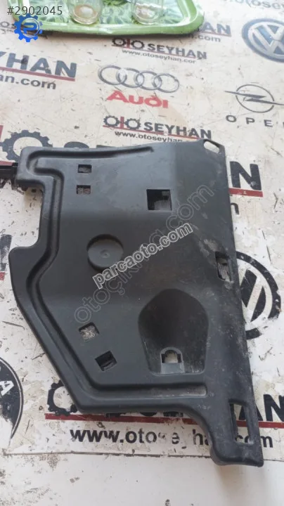 55607-0D050 Toyota Yaris 2012 göğüs sağ alt kaplaması