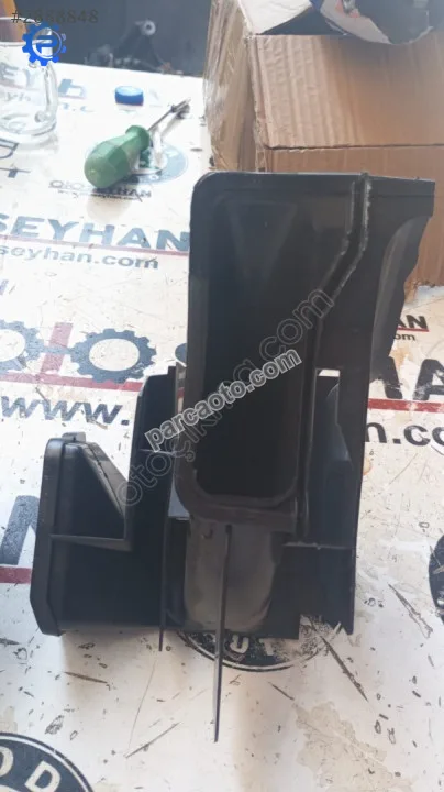 T1010905W Seat Leon 2015 kalorifer kazanı hava çıkış ağzı