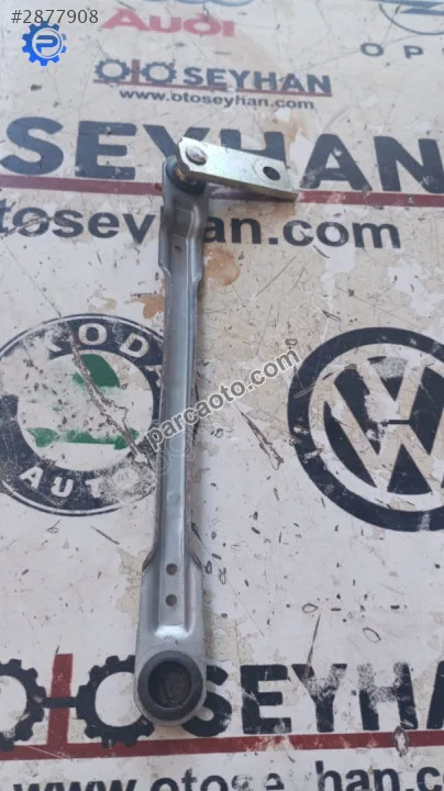 Seat Leon 2015 silecek mekanizması yönlendirme çubuğu