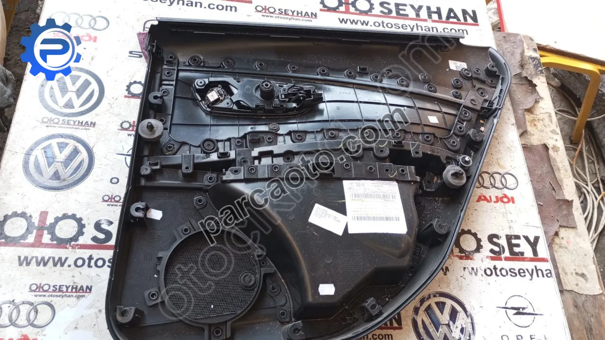 5F4868073 Seat Leon 2015 sol arka kapı döşemesi