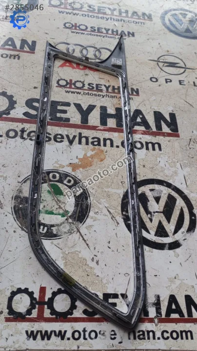 5F1858061 Seat Leon 2015 Teyp ve yan havalandırma çerçevesi