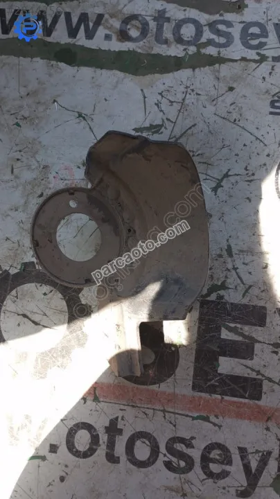 Audi A4 2014 arka sağ taşıyıcı koruması