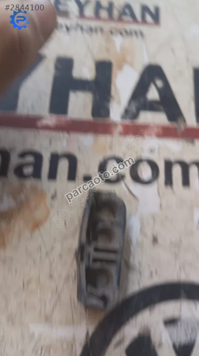 8K0201190D Audi A4 2014 yakıt borusu klipsi 8K0201190D Audi A4 2014 yakıt borusu klipsi