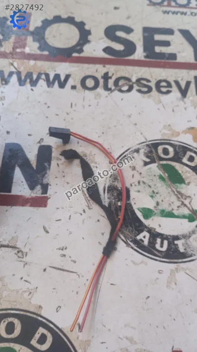 4B0971832 Audi A4 2014 tavan okuma lambası tesisatı soketi