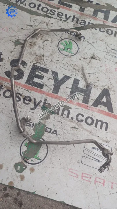 8K0317817 Audi A4 2014 şanzıman yağı soğutucu borusu