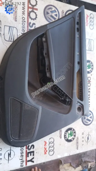 8K0867305 Audi A4 2014 sol arka kapı döşemesi