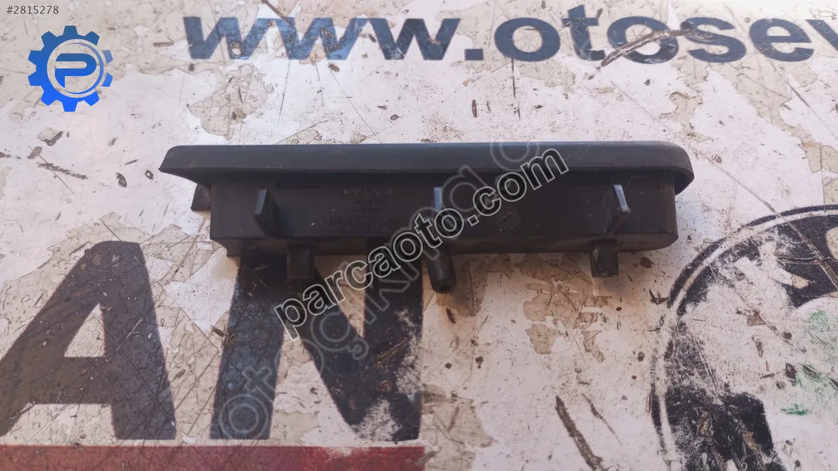 8K0827127 Audi A4 2014 bagaj kapağı yan durdurma plastiği