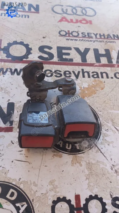 8K0857739 Audi A4 2014 arka emniyet kemeri tokası ikili