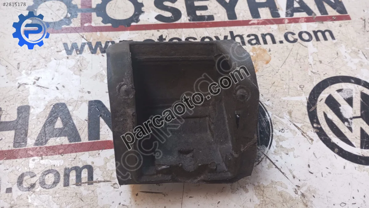 Audi A4 2014 arka emniyet kemeri köpüğü