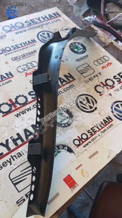 8K0867767 Audi A4 2014 arka eşik plastiği sol