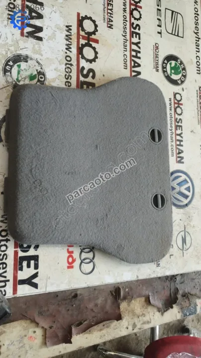 2K0863761B Caddy 2004-2015 arka taban eşya gözü kapağı