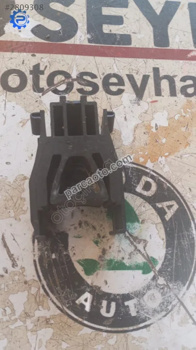 8K5827499 Audi A4 2014 bagaj kapağı dayanma takozu