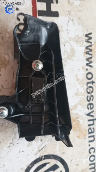 8K0857792  Audi A4 2014 arka sağ emniyet kemeri kızağı