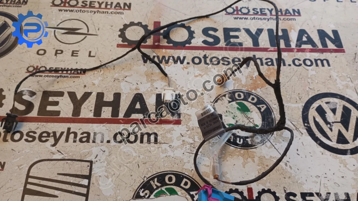 8K0971036 Audi A4 2014 sağ ön kapı kartonu tesisatı