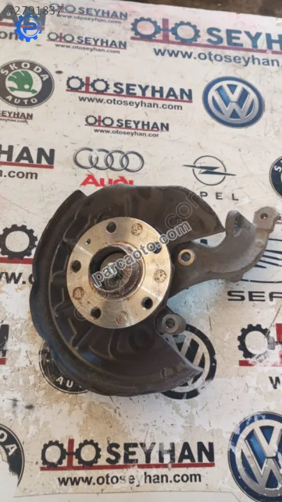 Audi A3 sedan 2020 arka sol taşıyıcı