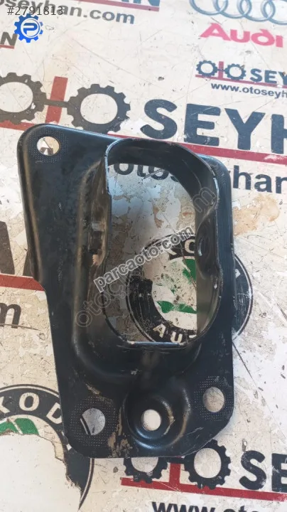 1K0505129L Audi A3 2020 sol arka amortisör braketi