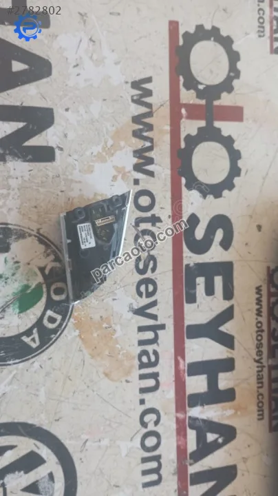 4L0951523C Audi A4 2014 direksiyon düğmesi 4L0951523C Audi A4 2014 direksiyon düğmesi