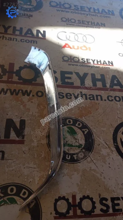 301016222 Audi A4 2014 sol far çıtası