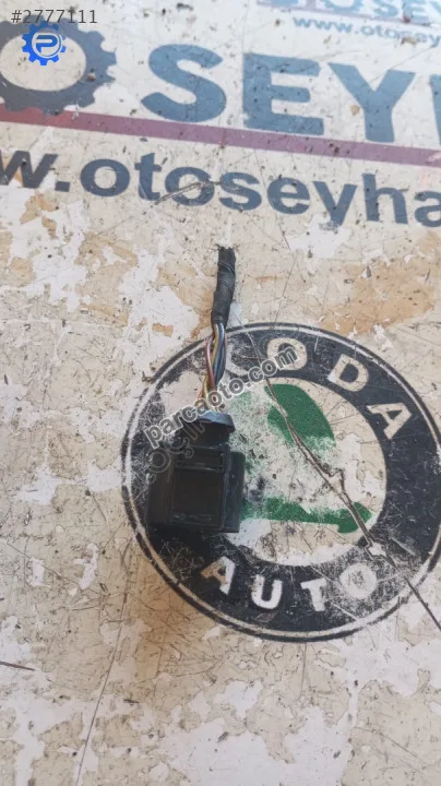4H0973713 Jetta 2012 Gaz Kelebeği Valfi Kontrol Dişi Konnektör