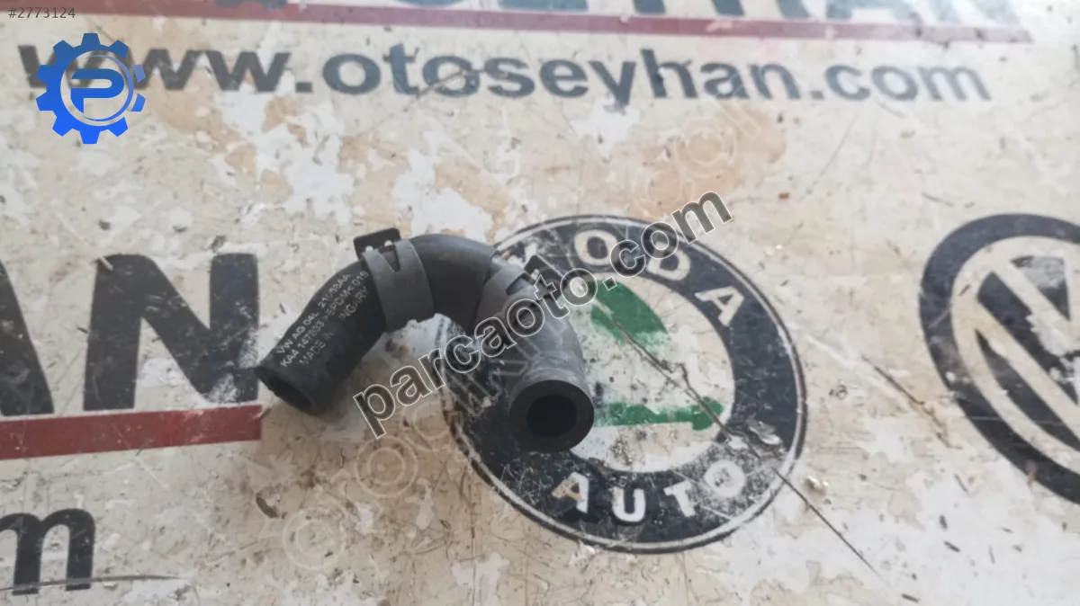 04L21058A Passat b8 su borusu